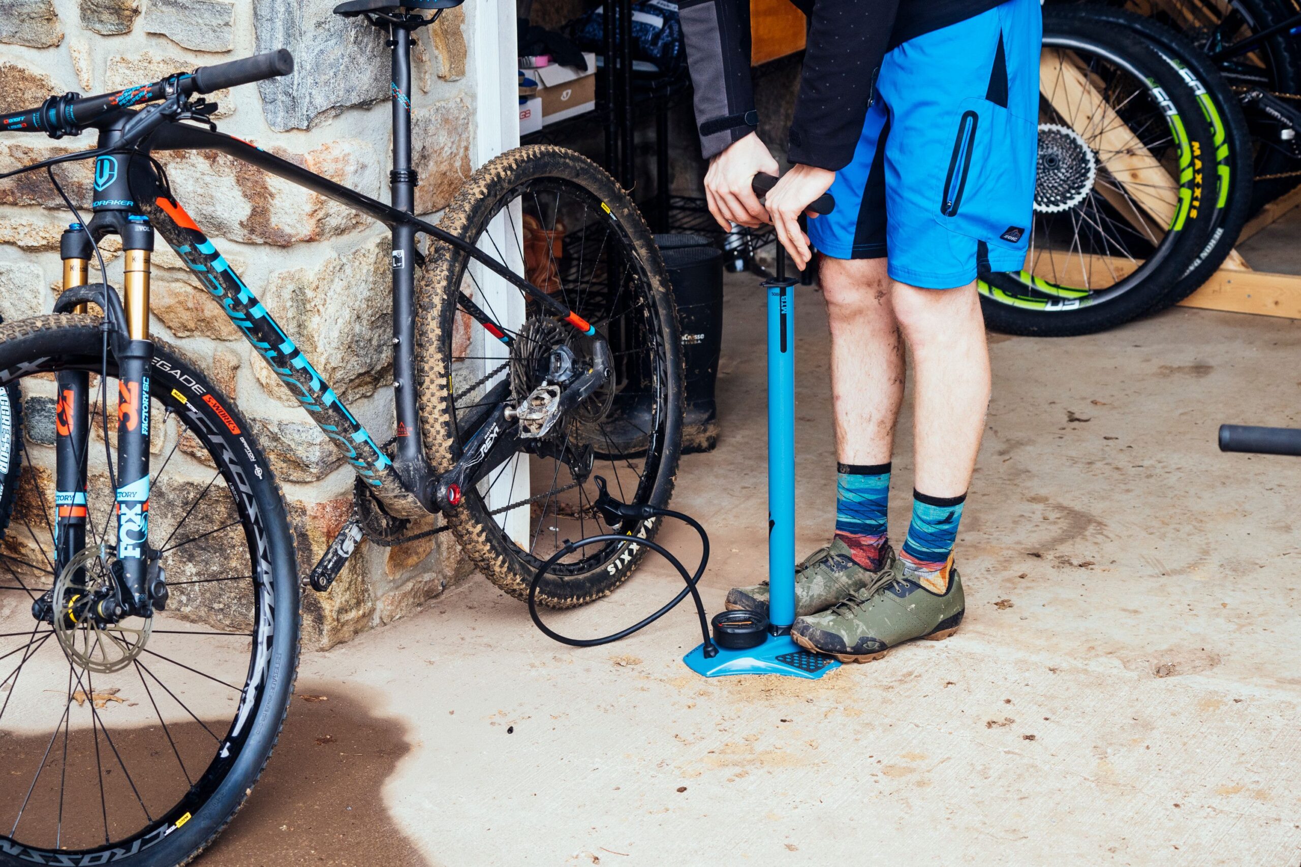 what is the best bike pump on Amazon